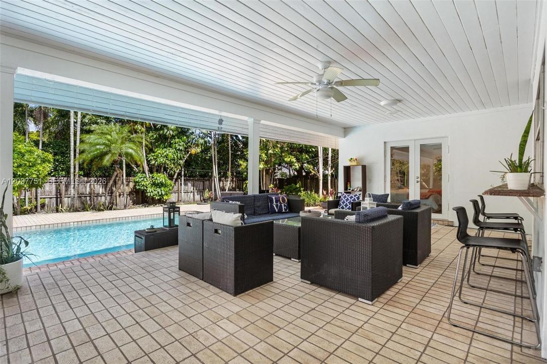 Recently Rented: $10,000 (4 beds, 3 baths, 3283 Square Feet)