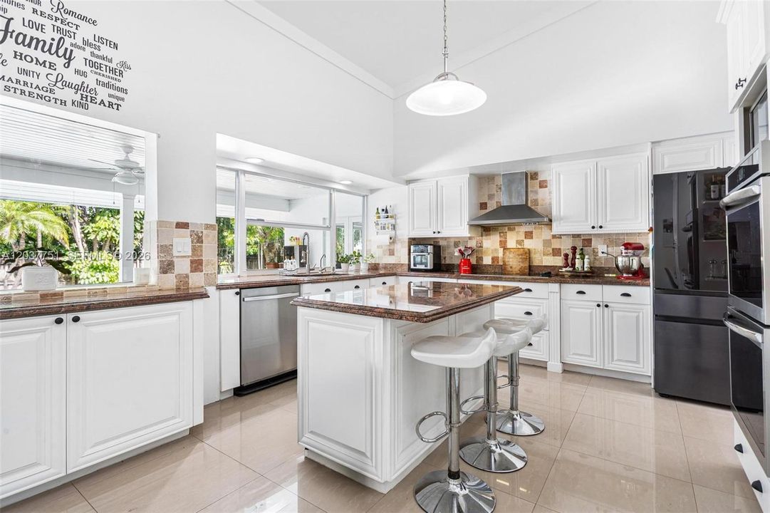 Recently Rented: $10,000 (4 beds, 3 baths, 3283 Square Feet)