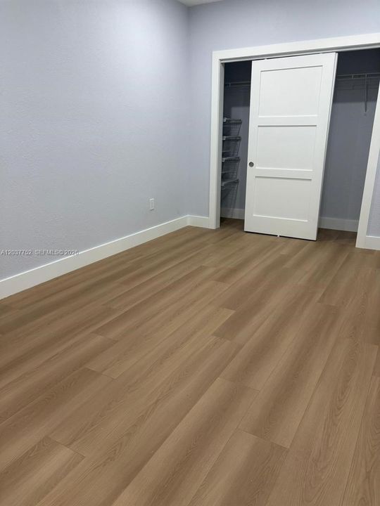 For Rent: $1,300 (1 beds, 1 baths, 1474 Square Feet)