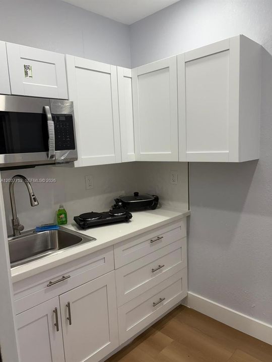 For Rent: $1,300 (1 beds, 1 baths, 1474 Square Feet)