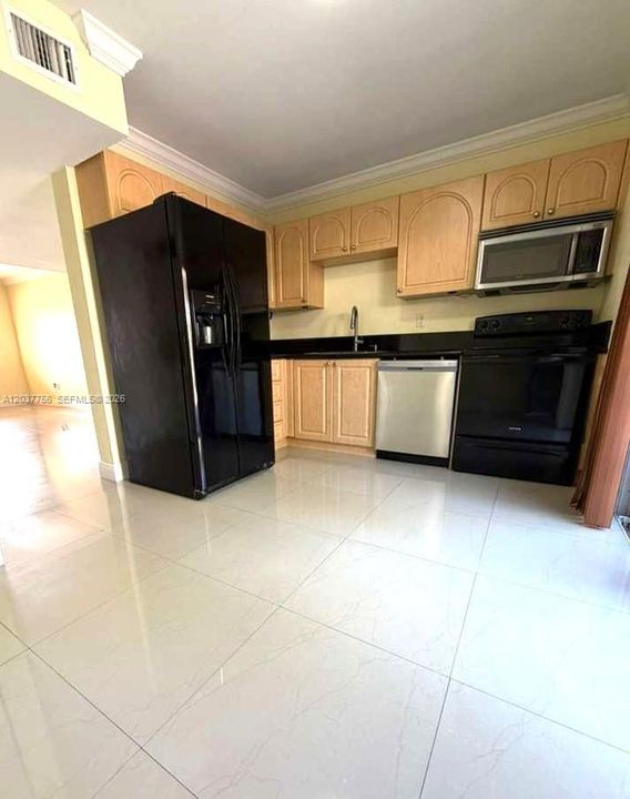 В аренду: $2,600 (2 спален, 2 ванн, 954 Квадратных фут)