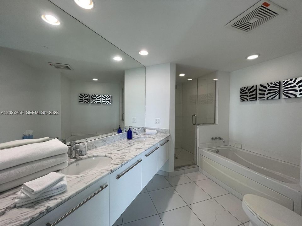 For Rent: $4,950 (2 beds, 2 baths, 1146 Square Feet)