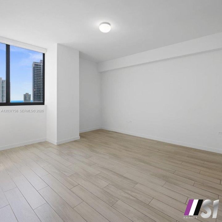 Recently Rented: $4,300 (2 beds, 2 baths, 1117 Square Feet)