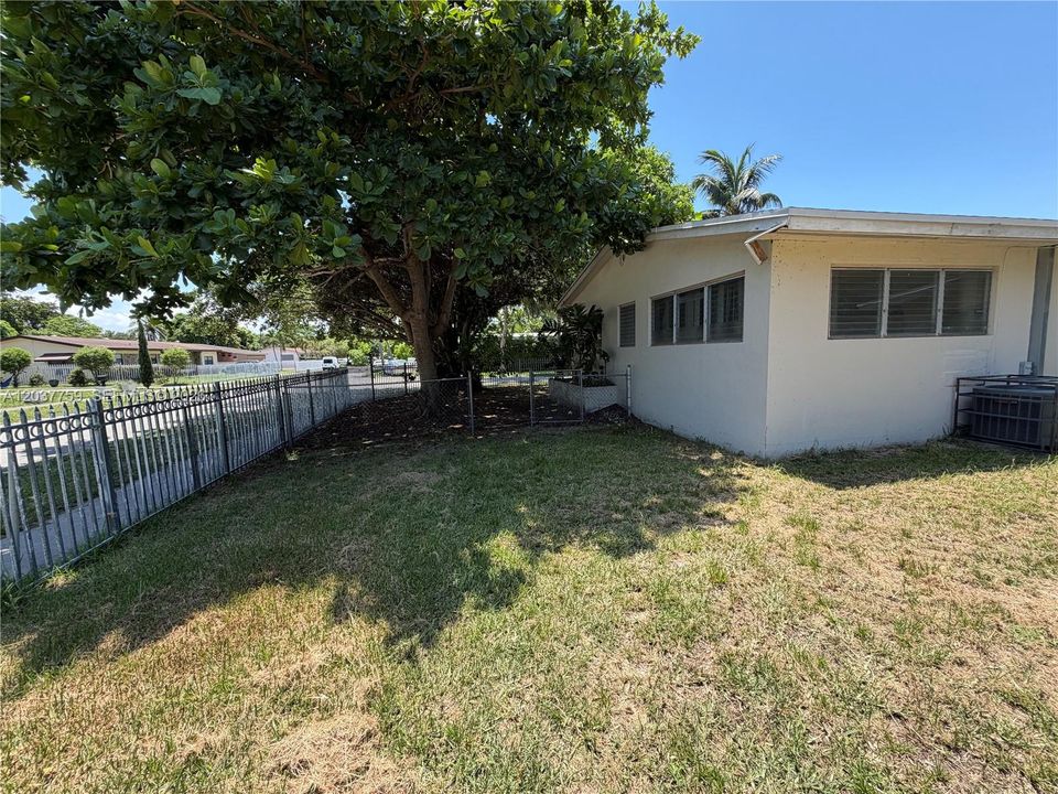 For Sale: $464,900 (3 beds, 2 baths, 1260 Square Feet)