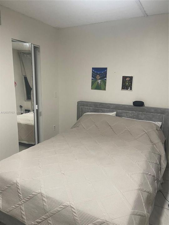 For Sale: $250,000 (2 beds, 2 baths, 904 Square Feet)