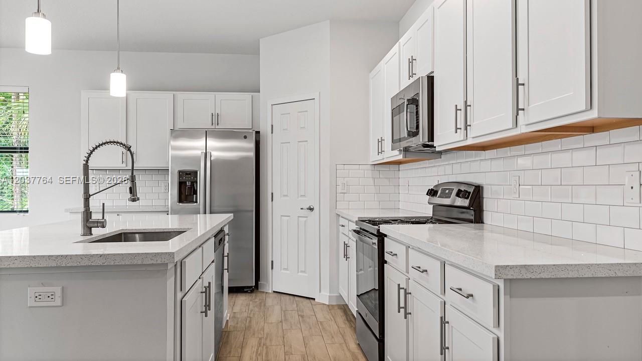 出租: $2,500 (3 贝兹, 2 浴室, 1719 平方英尺)