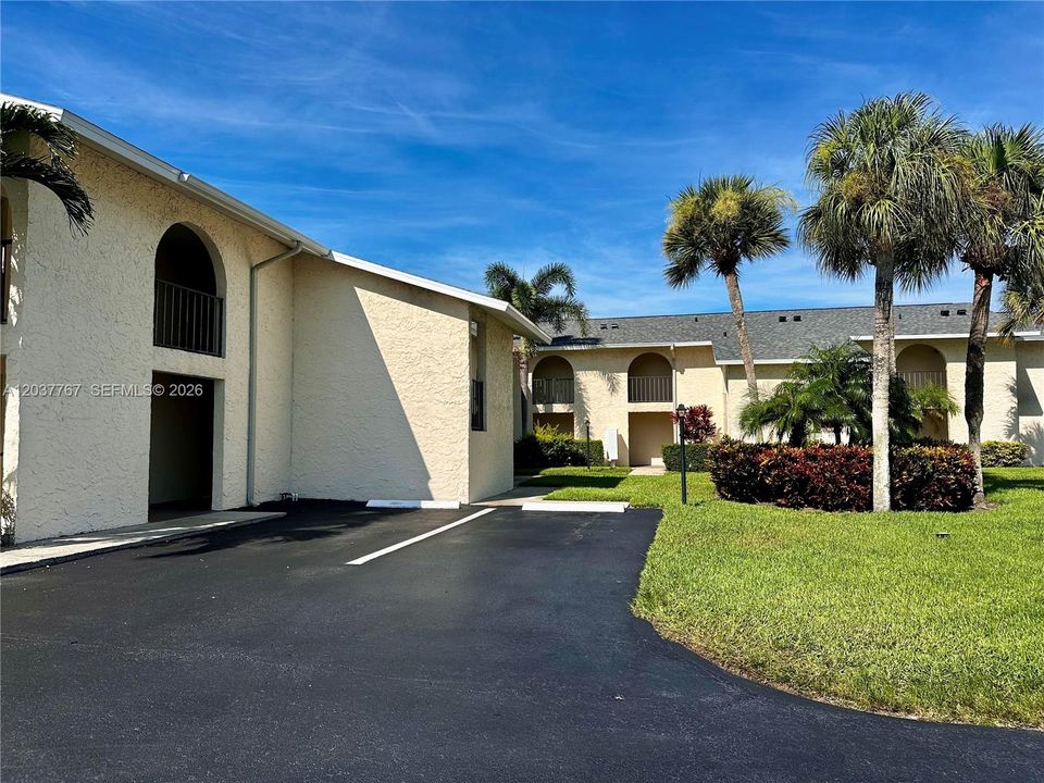 For Rent: $1,700 (1 beds, 1 baths, 650 Square Feet)