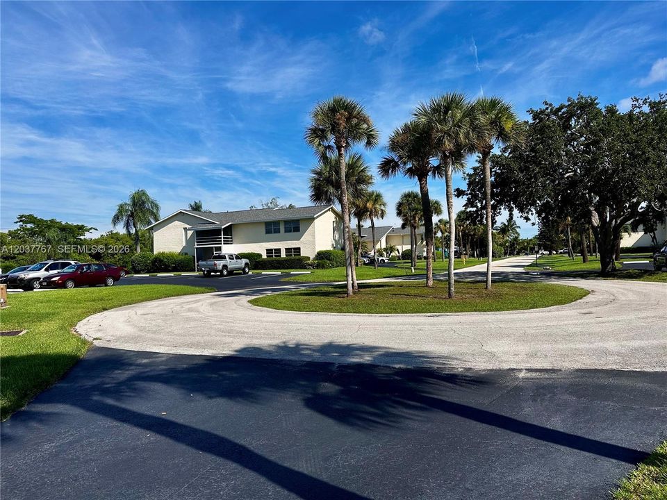 For Rent: $1,700 (1 beds, 1 baths, 650 Square Feet)