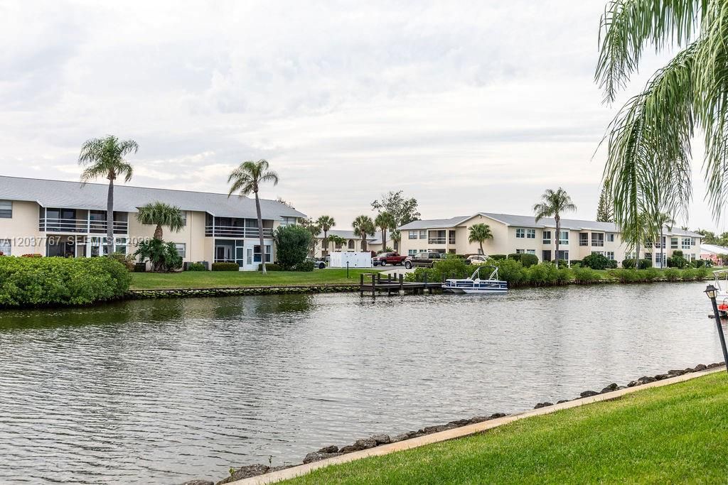 For Rent: $1,700 (1 beds, 1 baths, 650 Square Feet)