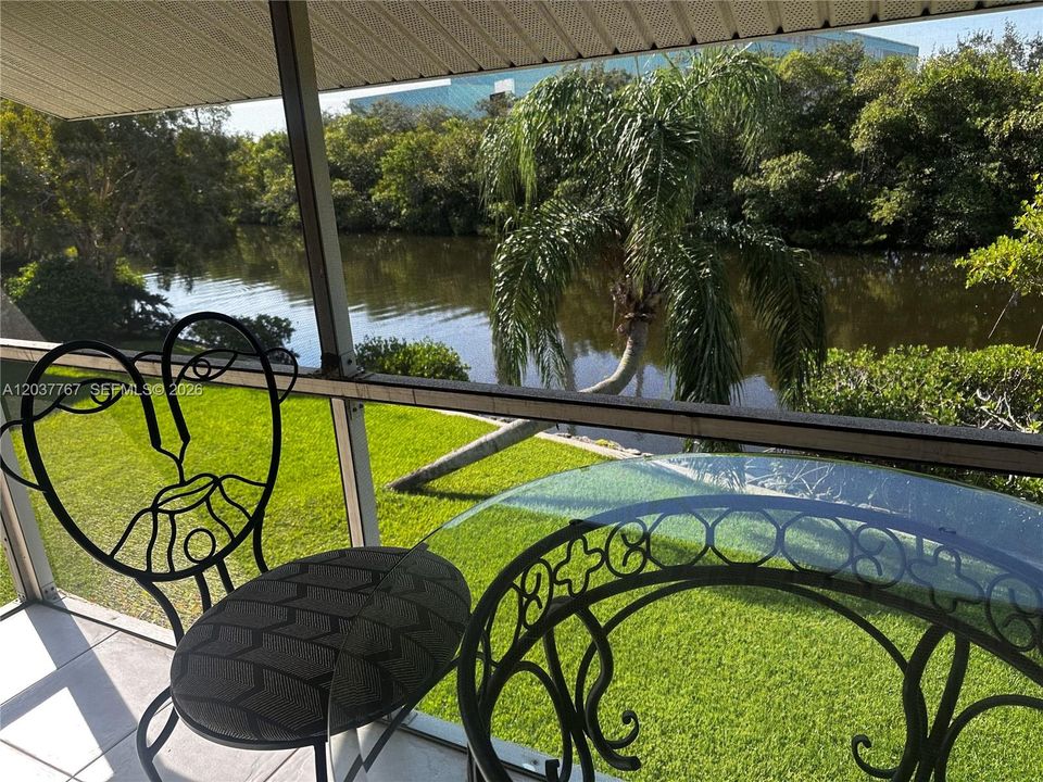 For Rent: $1,700 (1 beds, 1 baths, 650 Square Feet)