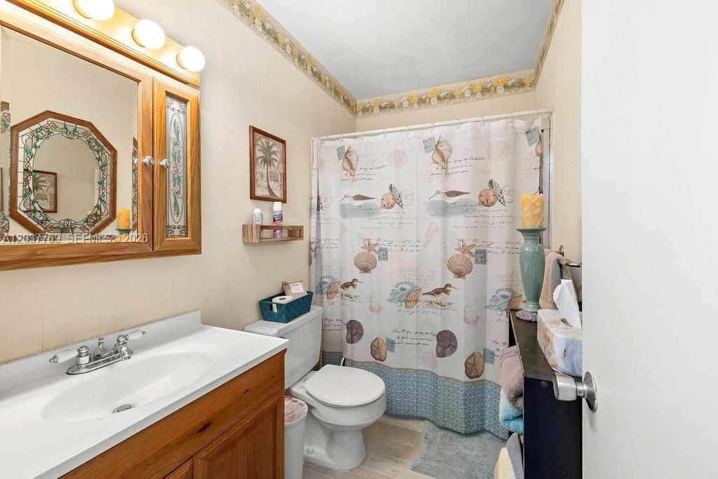 For Rent: $1,850 (2 beds, 2 baths, 1000 Square Feet)