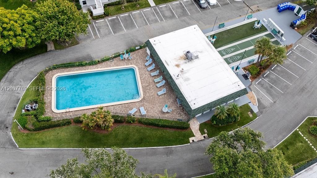 For Rent: $1,850 (2 beds, 2 baths, 1000 Square Feet)