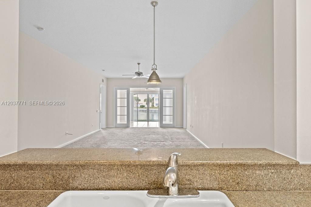 For Rent: $2,500 (2 beds, 2 baths, 1989 Square Feet)