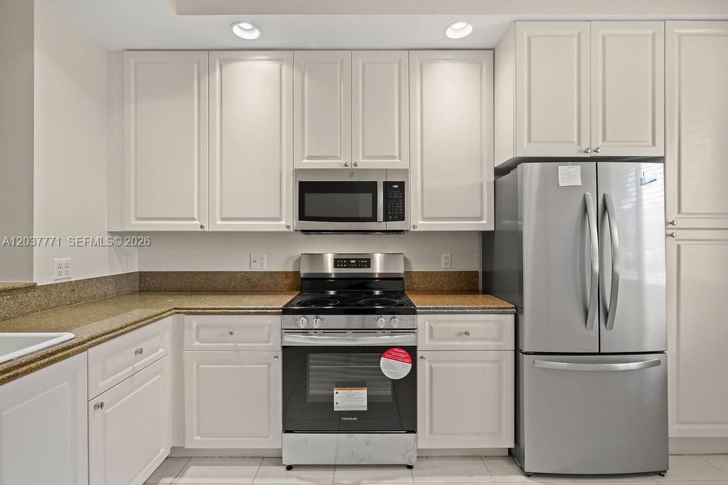 For Rent: $2,500 (2 beds, 2 baths, 1989 Square Feet)