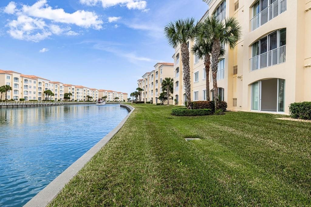 For Rent: $2,500 (2 beds, 2 baths, 1989 Square Feet)