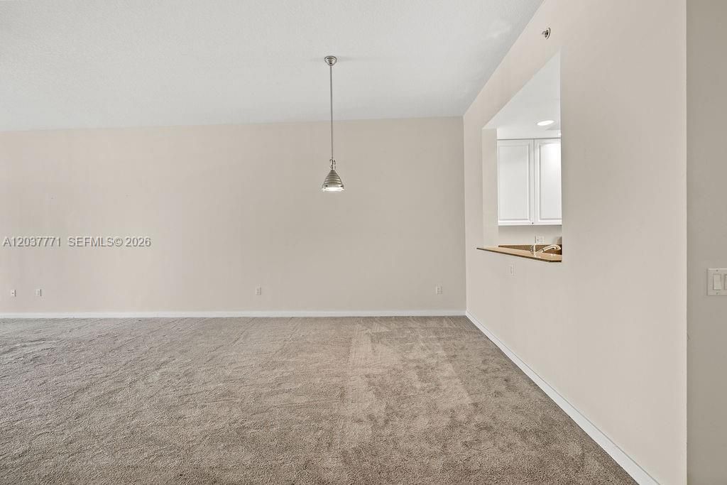 For Rent: $2,500 (2 beds, 2 baths, 1989 Square Feet)