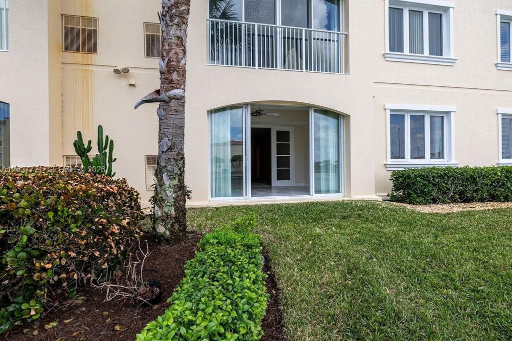 For Rent: $2,500 (2 beds, 2 baths, 1989 Square Feet)