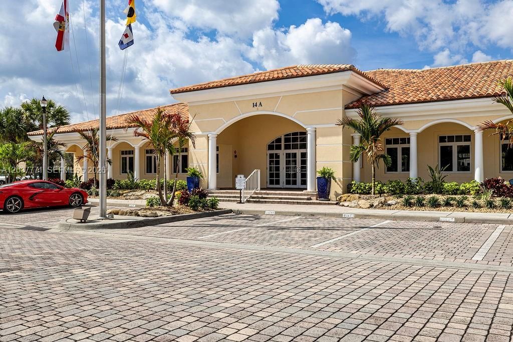 For Rent: $2,500 (2 beds, 2 baths, 1989 Square Feet)