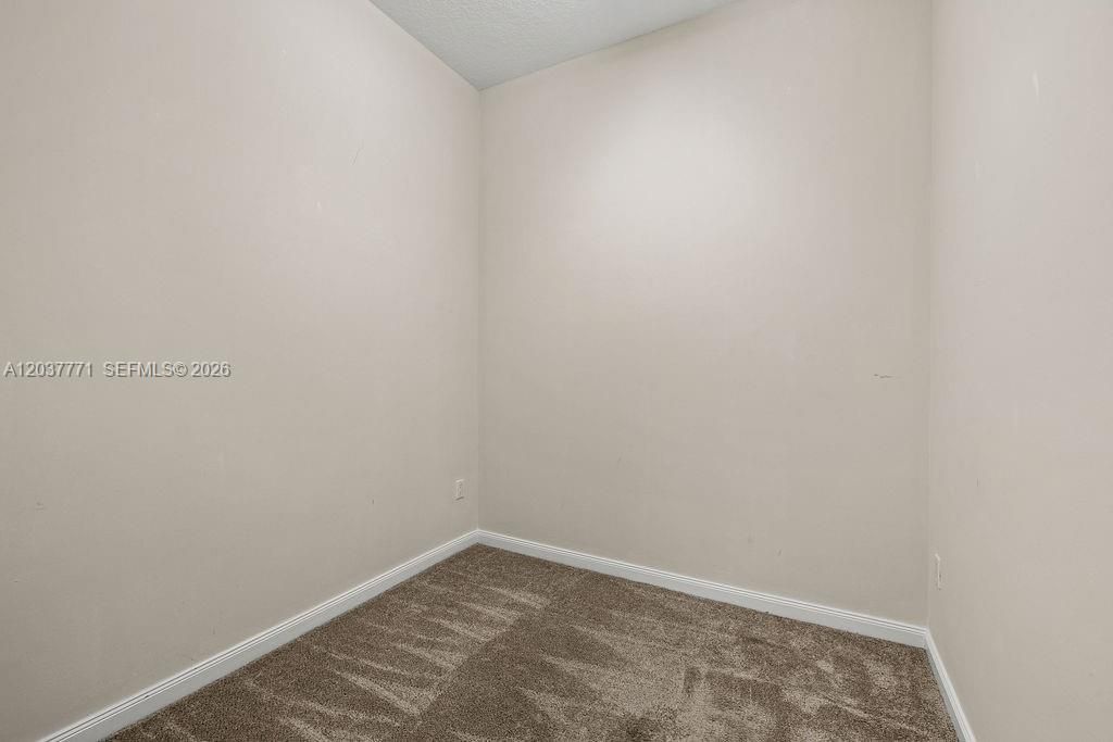 For Rent: $2,500 (2 beds, 2 baths, 1989 Square Feet)