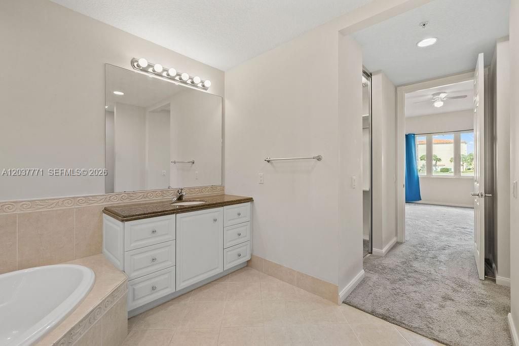 For Rent: $2,500 (2 beds, 2 baths, 1989 Square Feet)