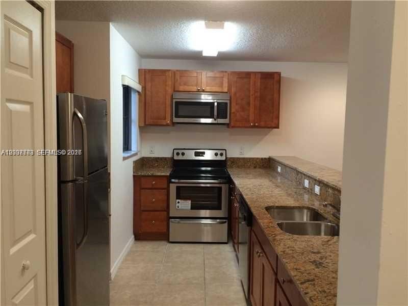 En Renta: $2,490 (3 camas, 2 baños, 1515 Pies cuadrados)