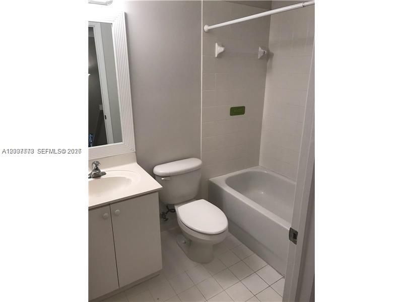 En Renta: $2,490 (3 camas, 2 baños, 1515 Pies cuadrados)
