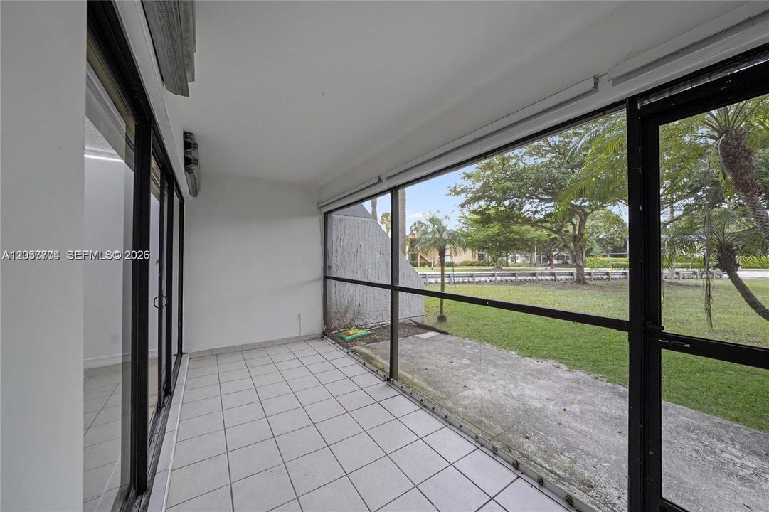 For Rent: $2,450 (2 beds, 2 baths, 1106 Square Feet)