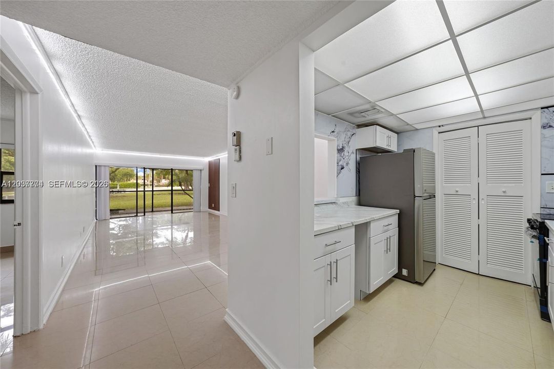 For Rent: $2,450 (2 beds, 2 baths, 1106 Square Feet)