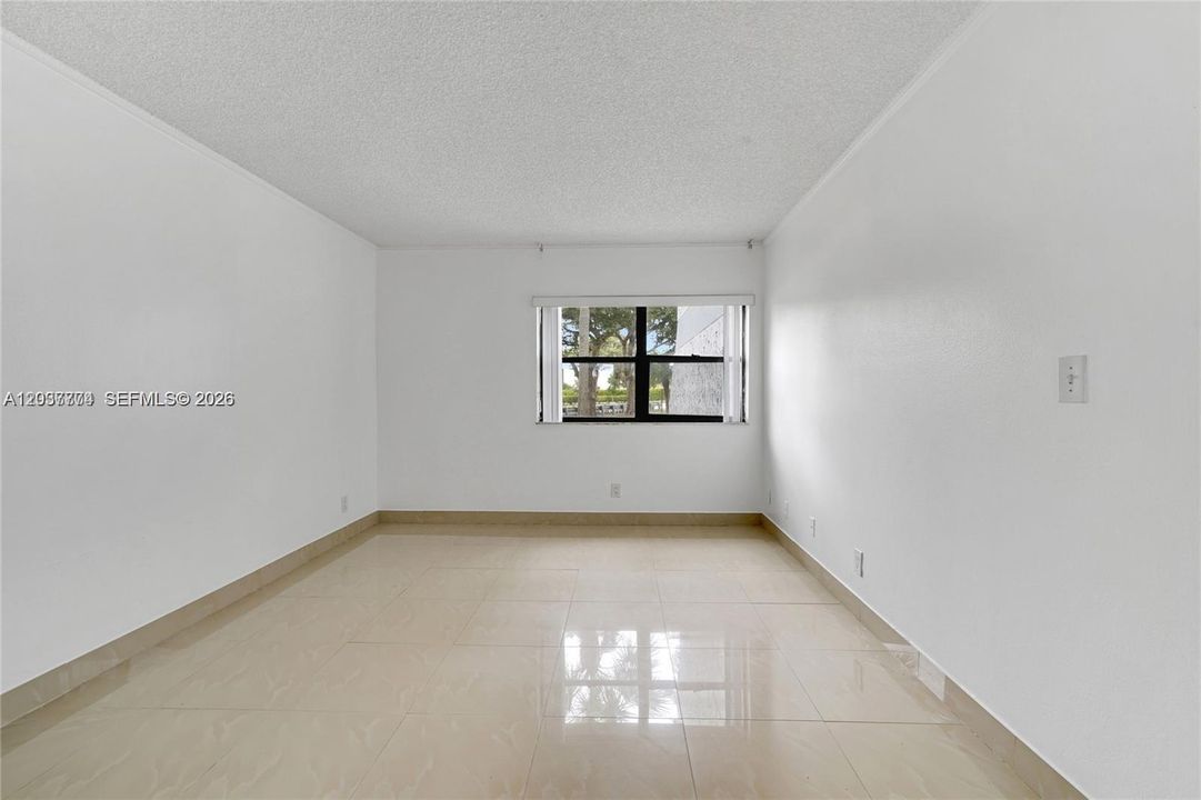 For Rent: $2,450 (2 beds, 2 baths, 1106 Square Feet)