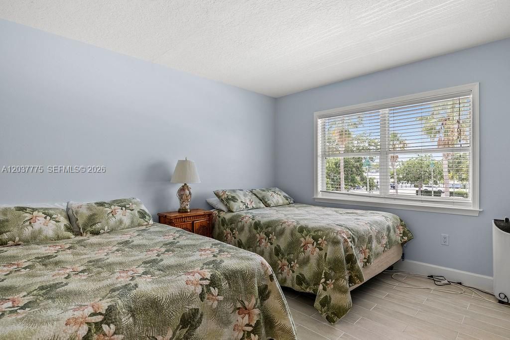 For Rent: $2,695 (2 beds, 2 baths, 3300 Square Feet)