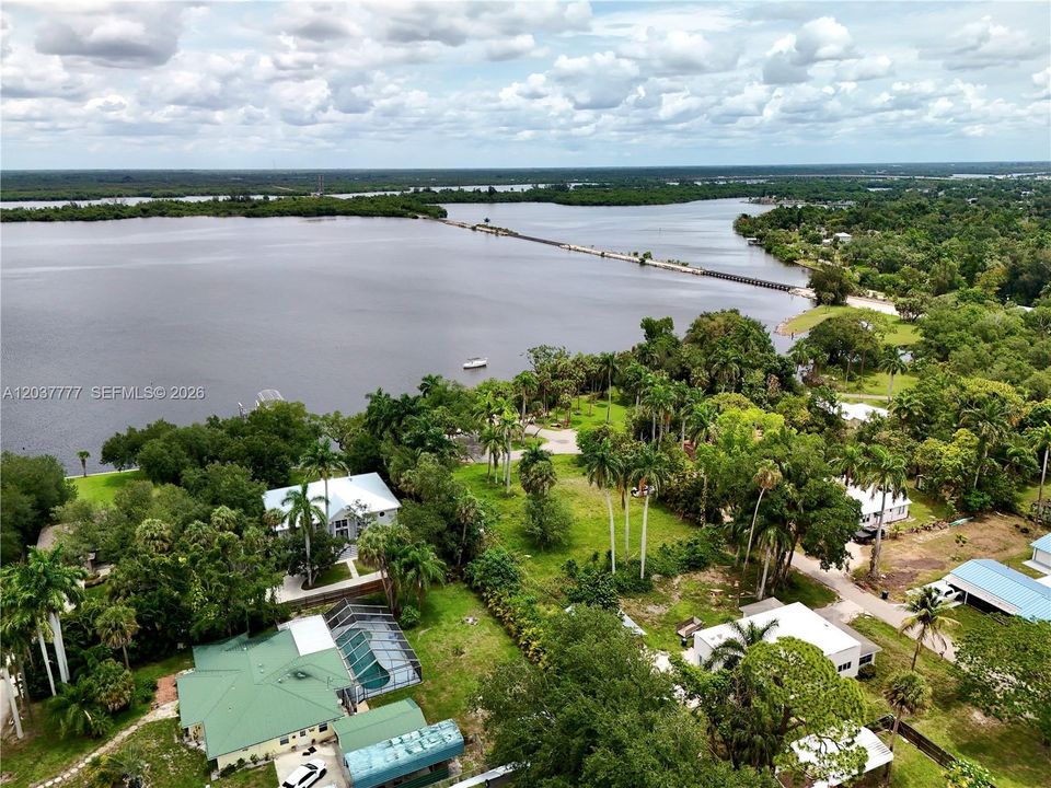 На продажу: $175,000 (0.47 acres)