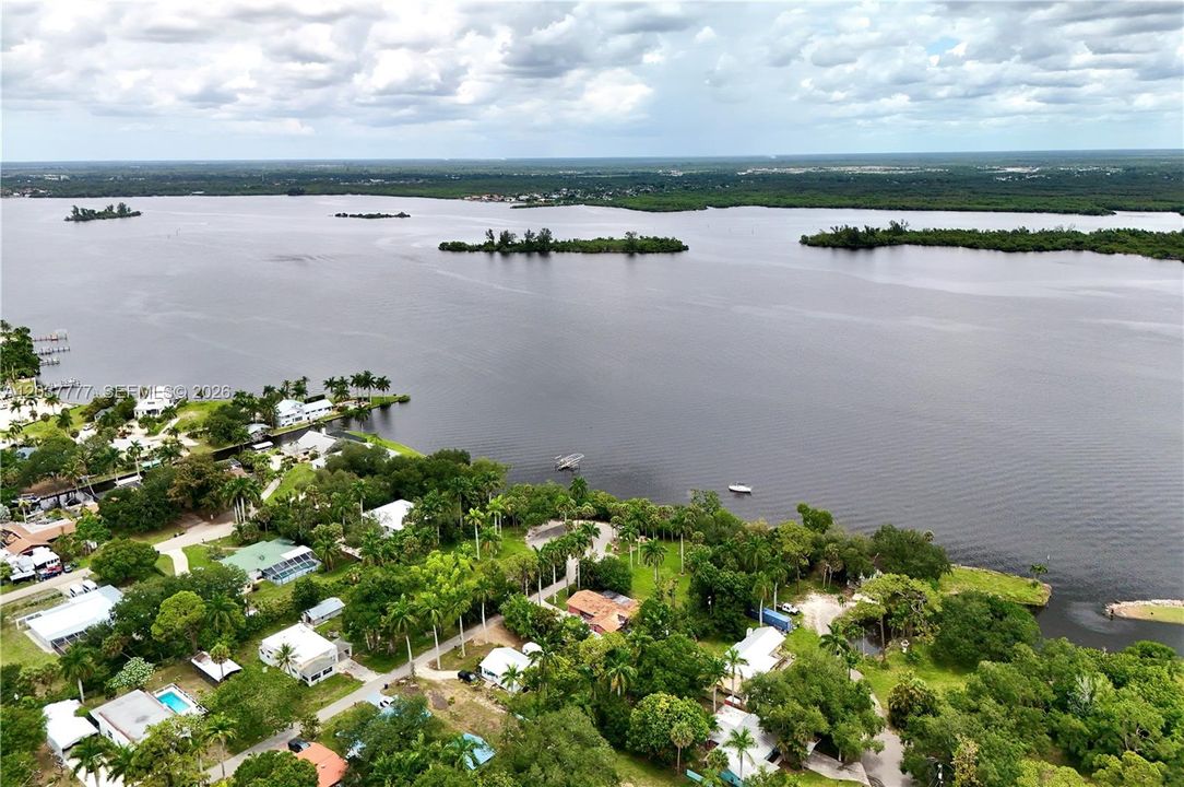 На продажу: $175,000 (0.47 acres)