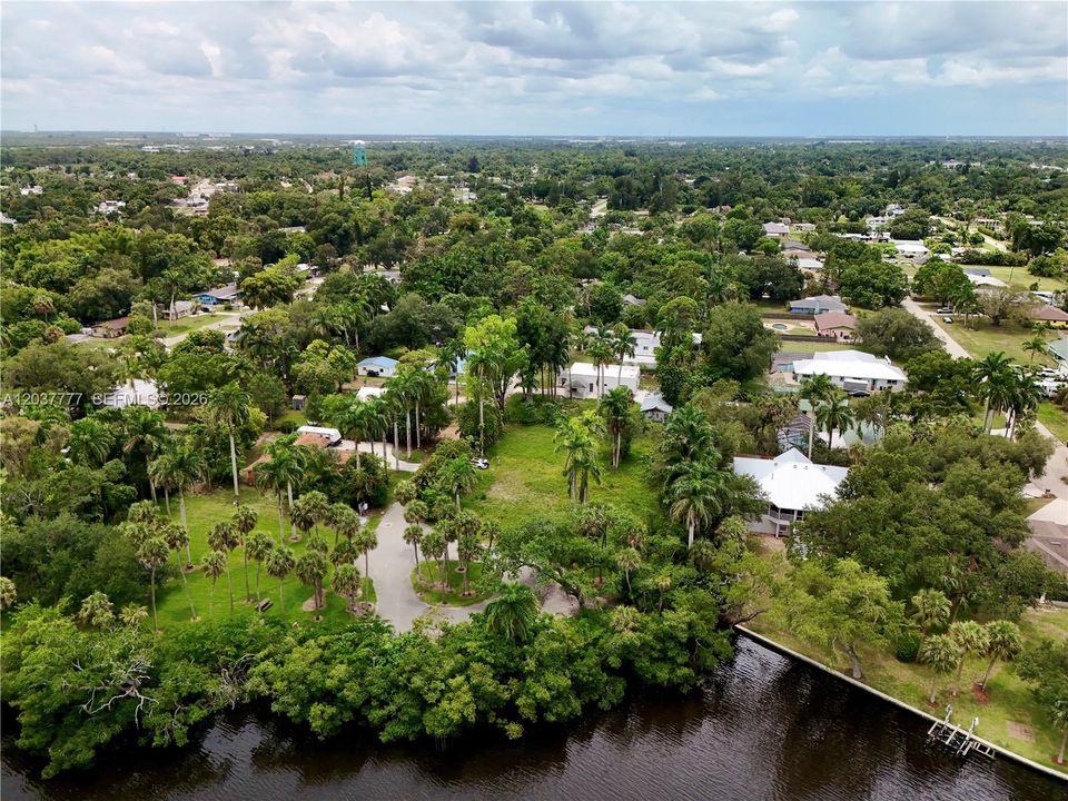 На продажу: $175,000 (0.47 acres)