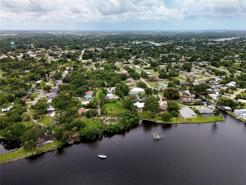 На продажу: $175,000 (0.47 acres)