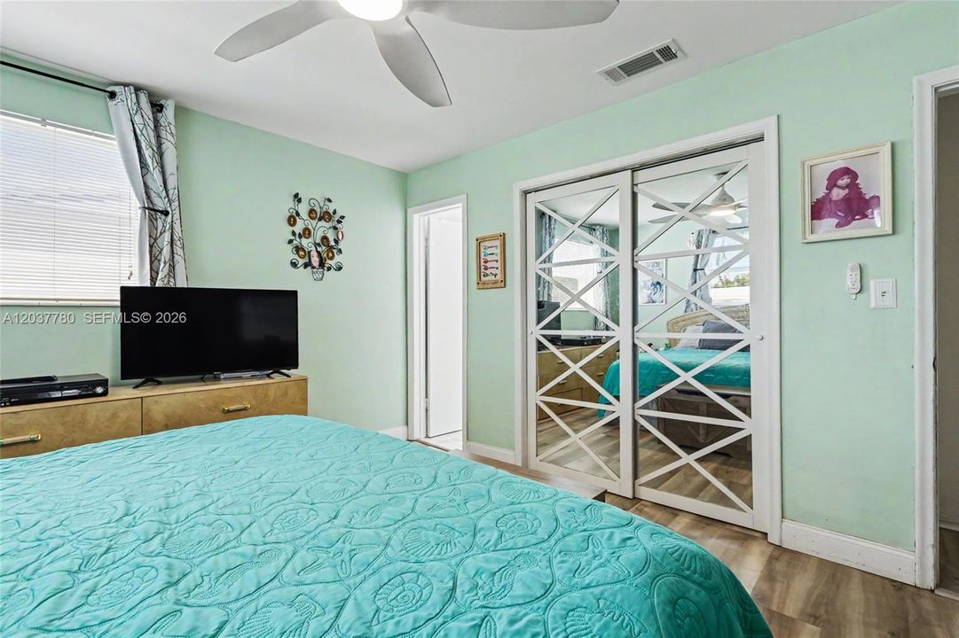For Sale: $479,000 (3 beds, 2 baths, 1407 Square Feet)