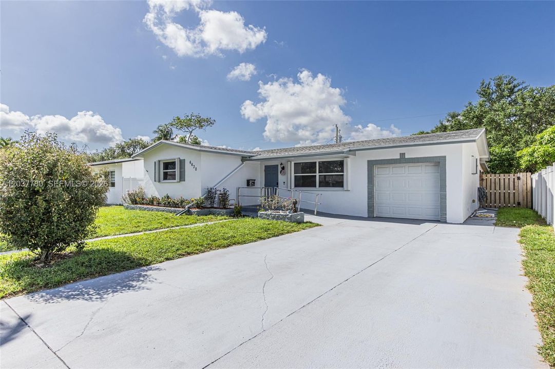 For Sale: $479,000 (3 beds, 2 baths, 1407 Square Feet)