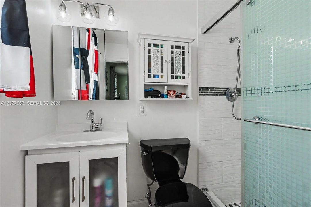 For Sale: $479,000 (3 beds, 2 baths, 1407 Square Feet)