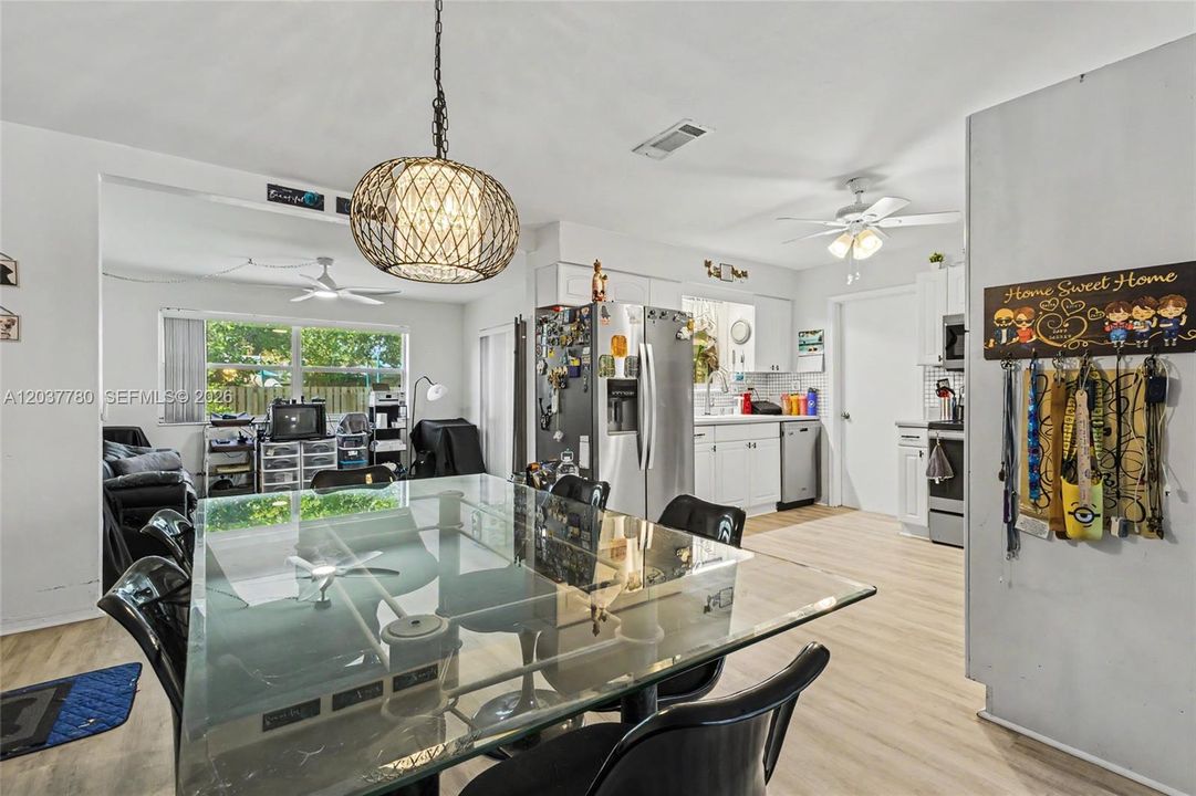 For Sale: $479,000 (3 beds, 2 baths, 1407 Square Feet)
