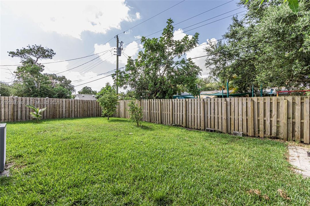 For Sale: $479,000 (3 beds, 2 baths, 1407 Square Feet)