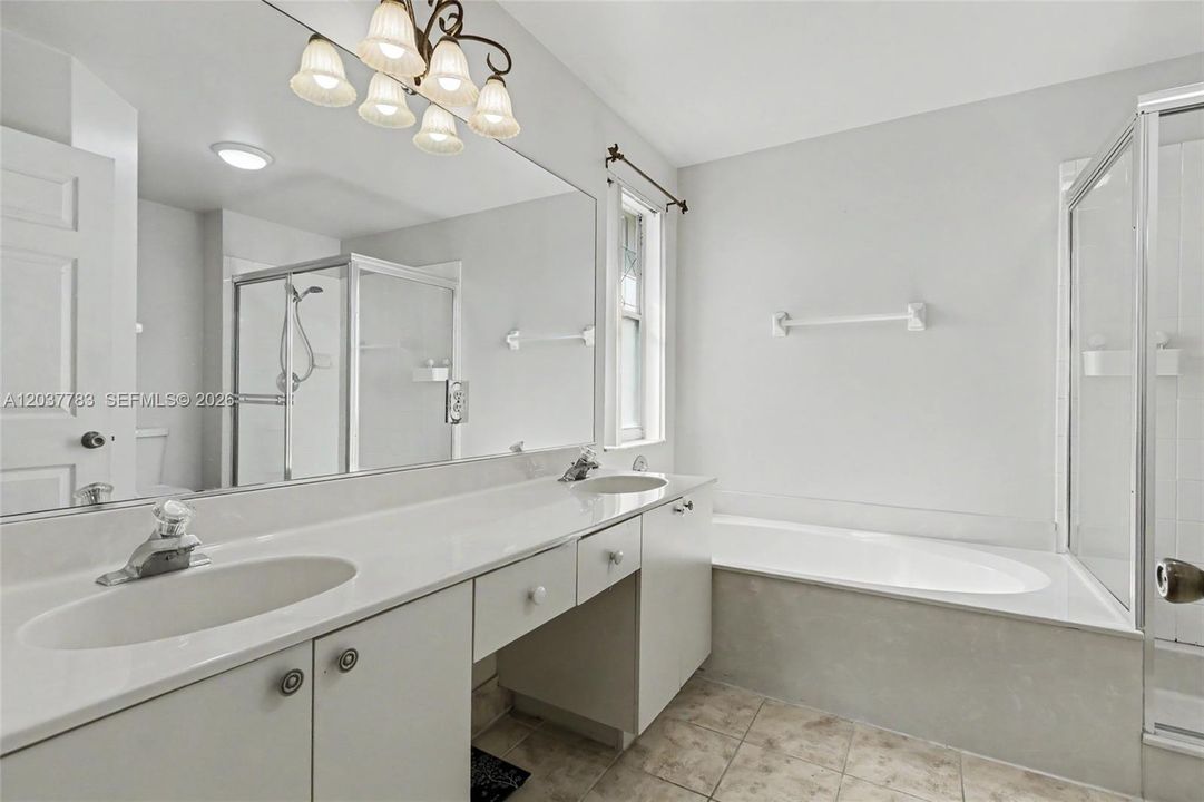 В аренду: $4,500 (5 спален, 3 ванн, 2607 Квадратных фут)
