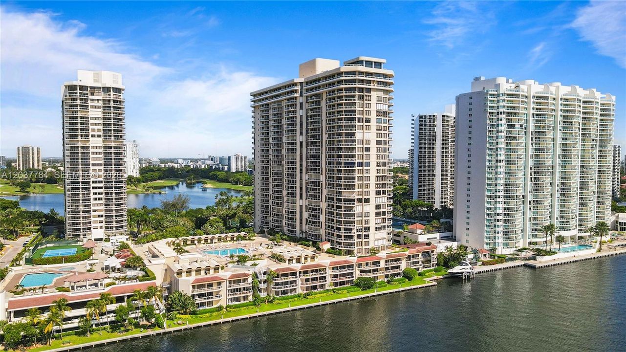 For Sale: $614,900 (2 beds, 2 baths, 1622 Square Feet)