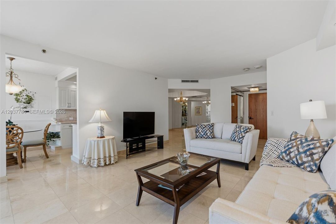 For Sale: $614,900 (2 beds, 2 baths, 1622 Square Feet)