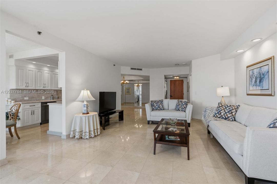 For Sale: $614,900 (2 beds, 2 baths, 1622 Square Feet)