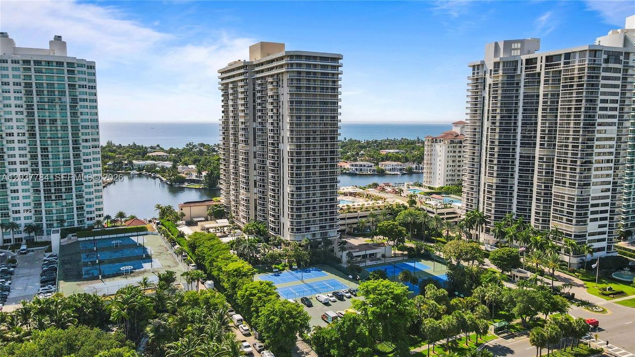 For Sale: $614,900 (2 beds, 2 baths, 1622 Square Feet)