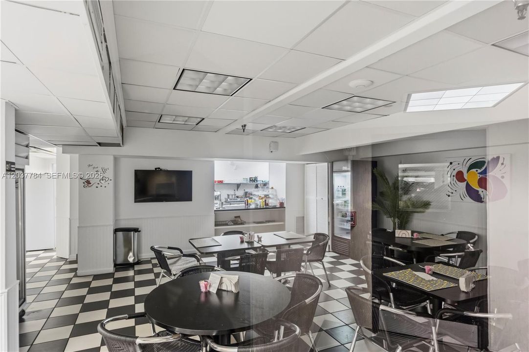 For Sale: $614,900 (2 beds, 2 baths, 1622 Square Feet)