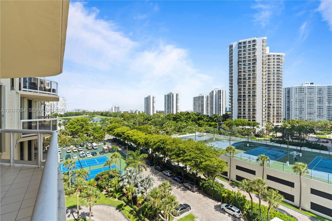 For Sale: $614,900 (2 beds, 2 baths, 1622 Square Feet)