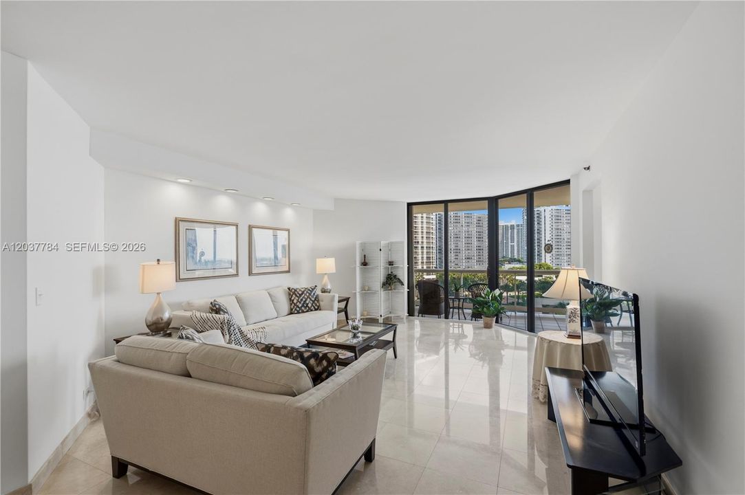 For Sale: $614,900 (2 beds, 2 baths, 1622 Square Feet)