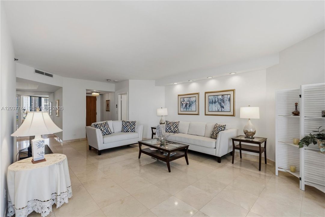 For Sale: $614,900 (2 beds, 2 baths, 1622 Square Feet)