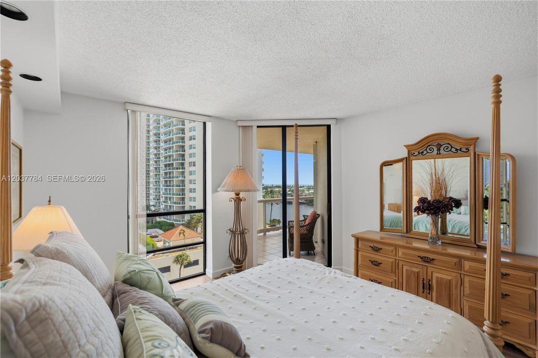For Sale: $614,900 (2 beds, 2 baths, 1622 Square Feet)