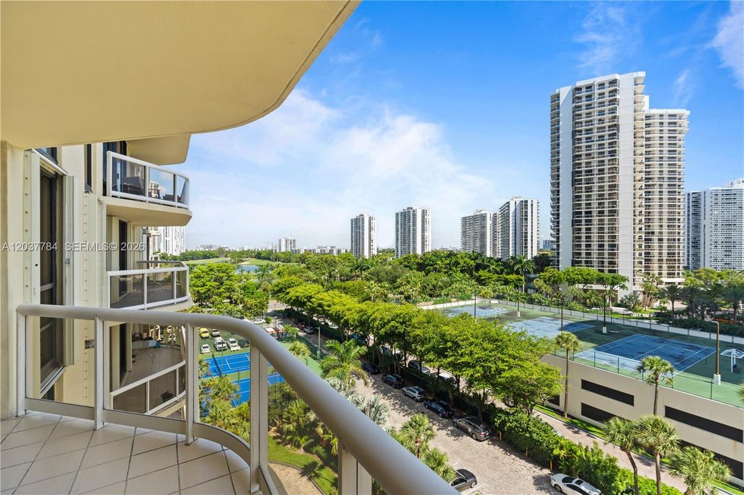 For Sale: $614,900 (2 beds, 2 baths, 1622 Square Feet)